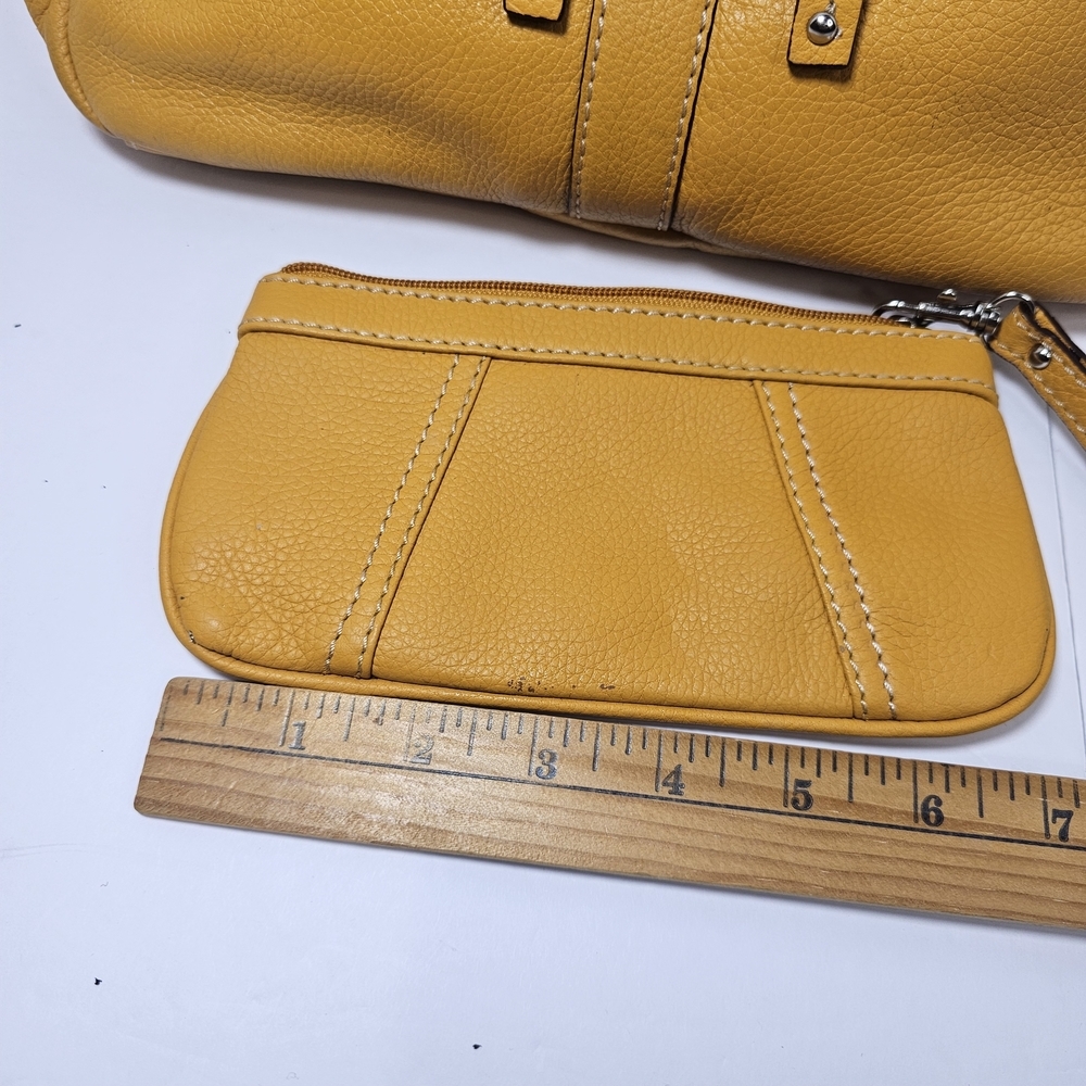 Tignanello Yellow Women's Purse Handbag Messanger Bag Leather - Picture 13 of 16